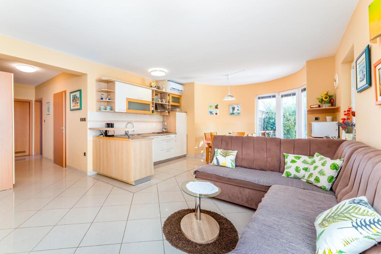 Apartments Lovorka Baška Εξωτερικό φωτογραφία